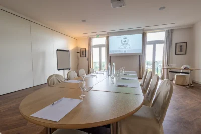 Salon Collinet - Photo 1