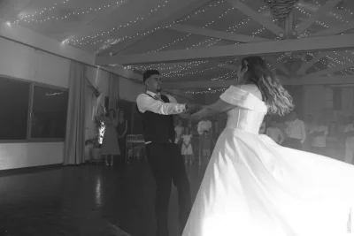 Un mariage- une danse - Photo 2