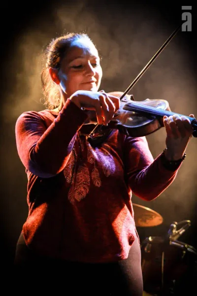 Sarah Mac Cover - Photo 2