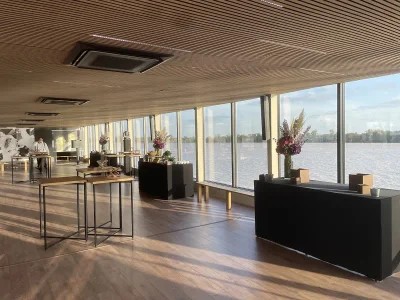 Salle principale - Photo 2