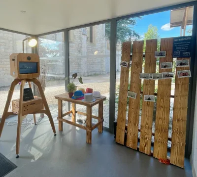 Moeve, photobooth en bois - Photo 2