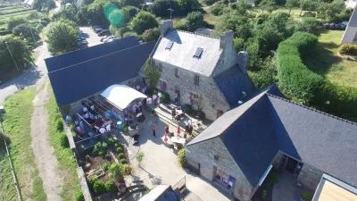 Domaine Le Jardin de l'Aber - Vue de la Terrasse côté grande salle - Ty Nevez)